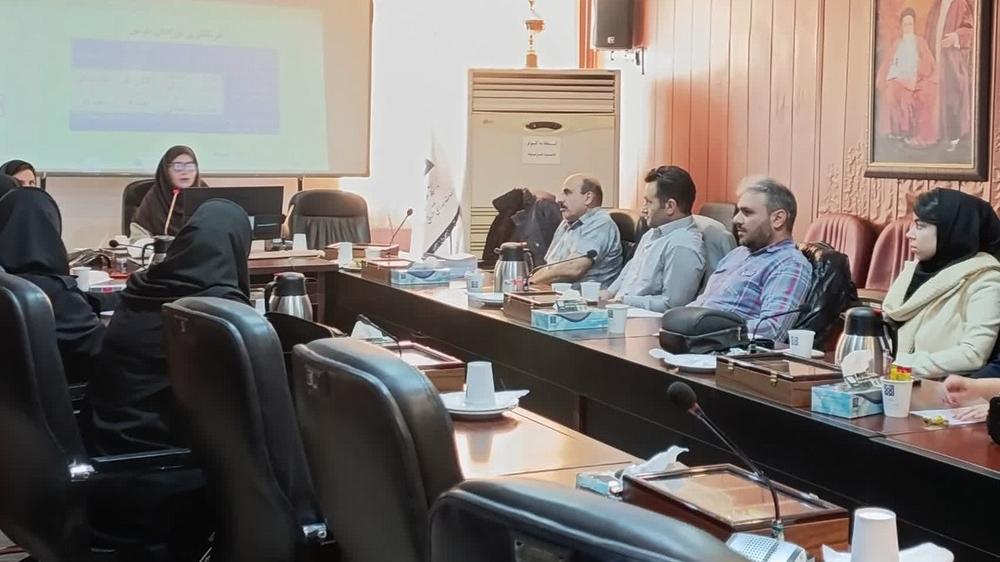 برگزاری جلسه بازآموزی بهورزان مرکز بهداشت جنوب تهران در بهمن 1404